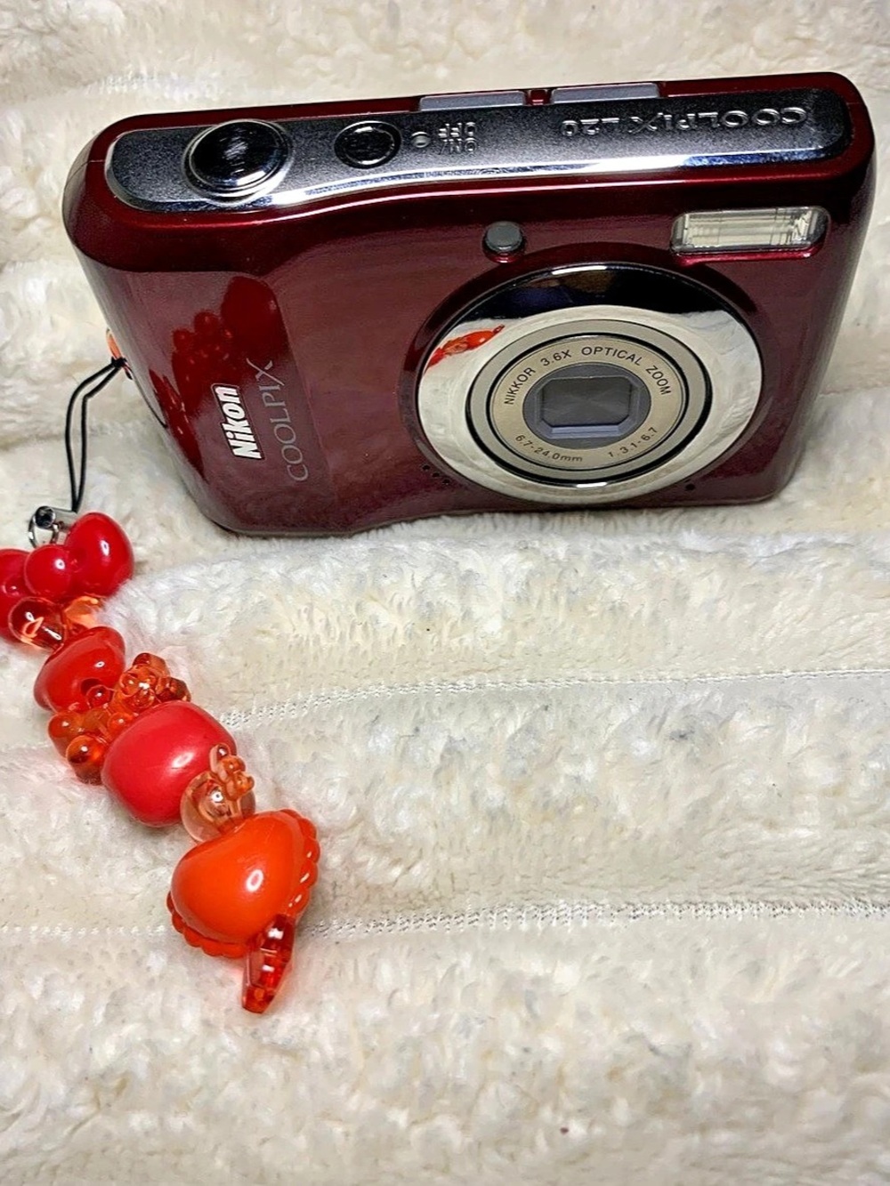 Red Nikon Coolpix L20 Digital Camera